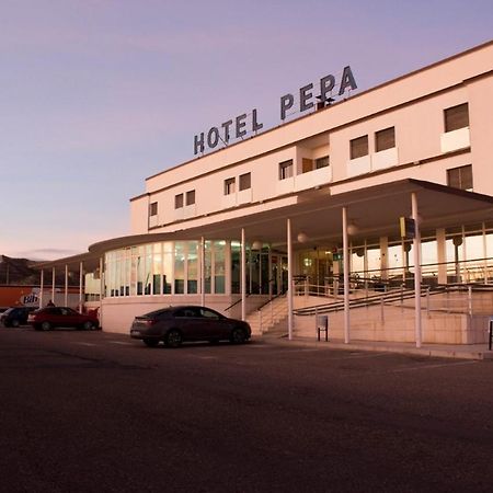 Hotel Pepa Villafranca de Ebro Exterior photo