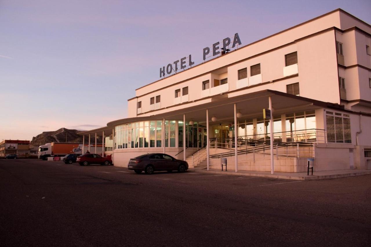 Hotel Pepa Villafranca de Ebro Exterior photo